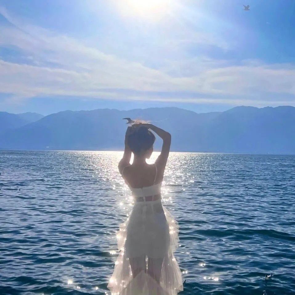 她引神明坠落$指尖沦陷